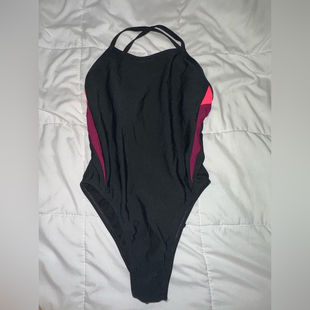 Jolyn Remy tie-back, 28